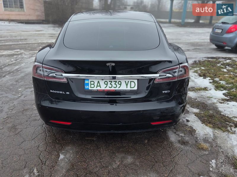Tesla Model S 2018