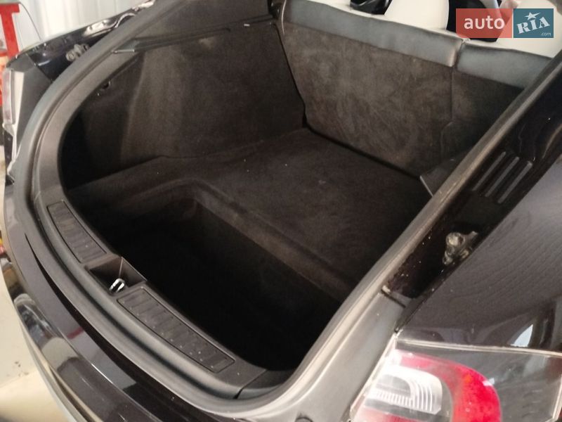 Ліфтбек Tesla Model S 2016 в Теплодарі фото 12 Ліфтбек Tesla Model S 2016 в Теплодарі