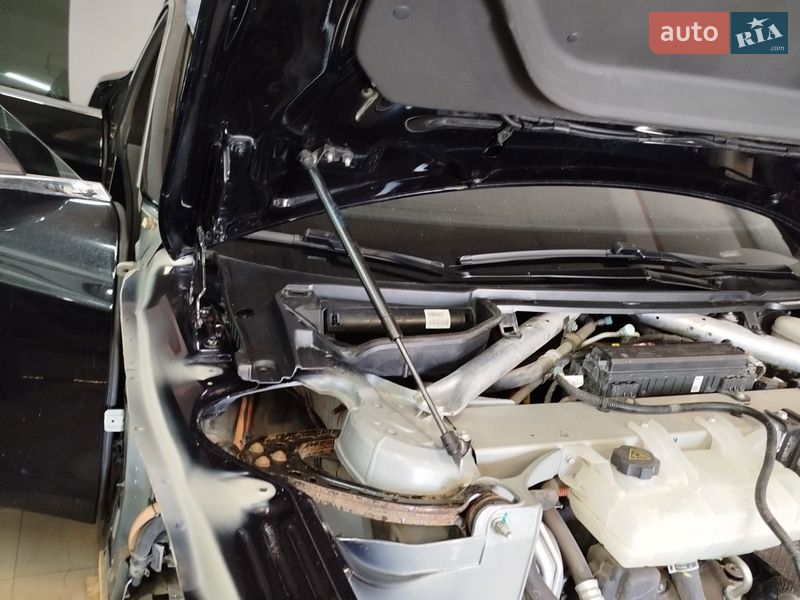 Ліфтбек Tesla Model S 2016 в Теплодарі фото 19 Ліфтбек Tesla Model S 2016 в Теплодарі