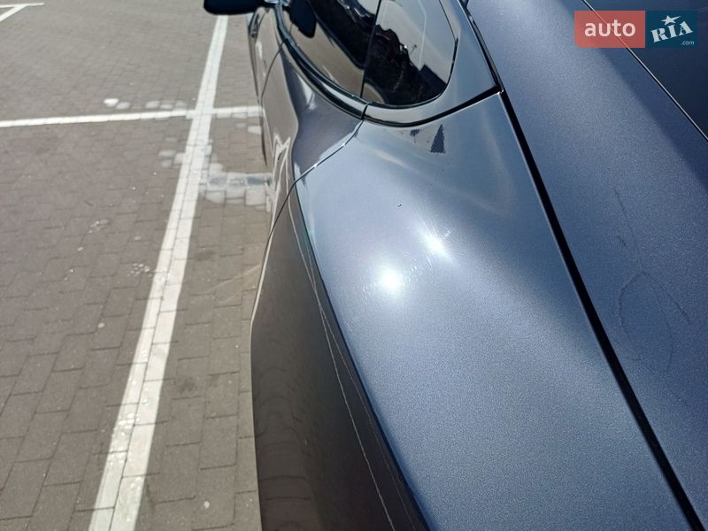 Лифтбек Tesla Model S 2019 в Сумах