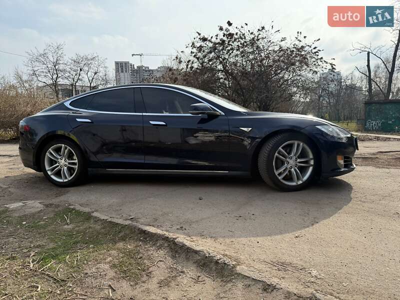 Ліфтбек Tesla Model S 2013 в Києві фото 4 Ліфтбек Tesla Model S 2013 в Києві