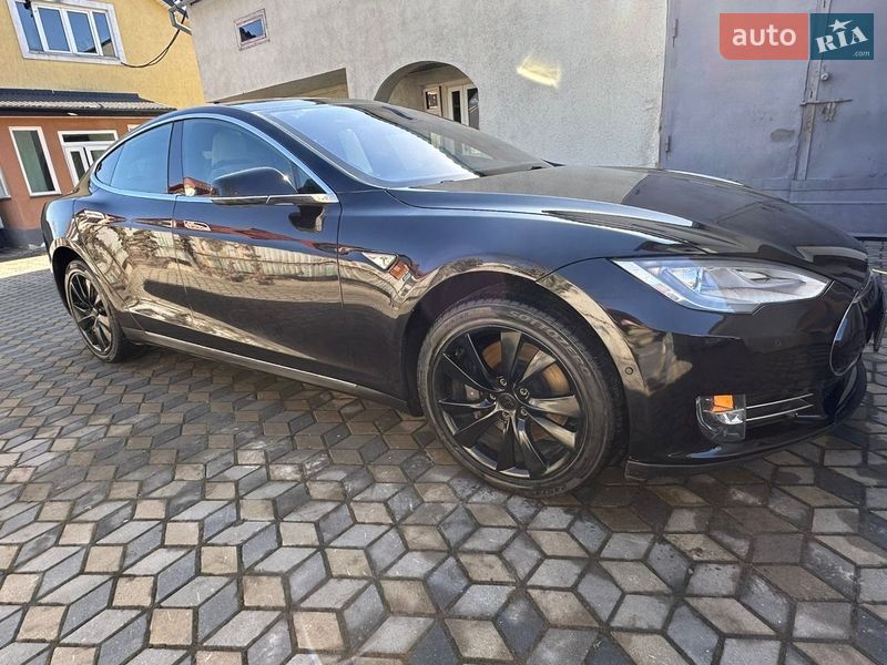 Лифтбек Tesla Model S 2016 в Львове фото 8 Лифтбек Tesla Model S 2016 в Львове