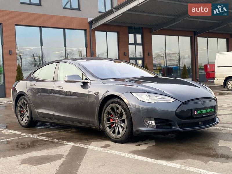 Ліфтбек Tesla Model S 2015 в Києві