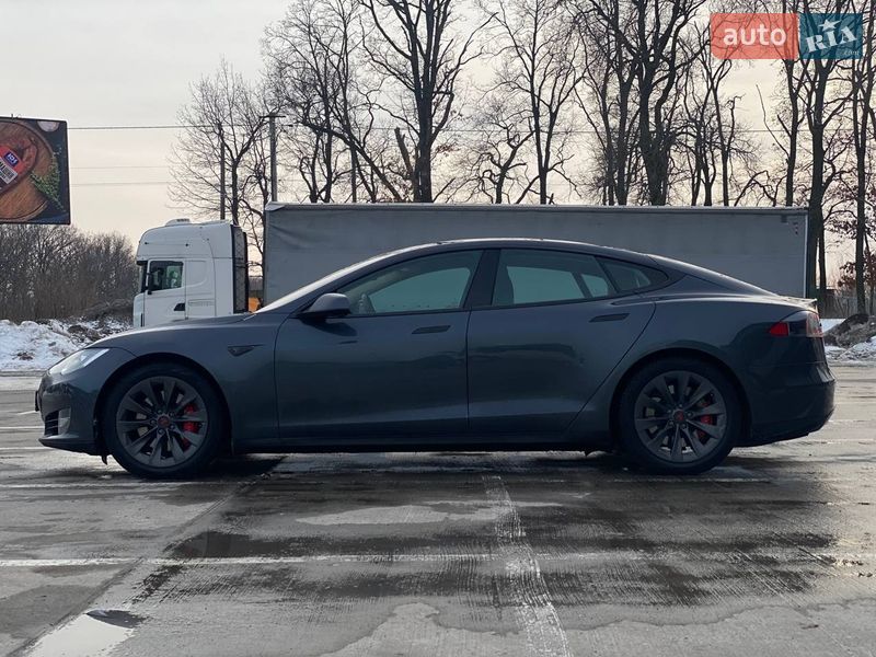 Ліфтбек Tesla Model S 2015 в Києві