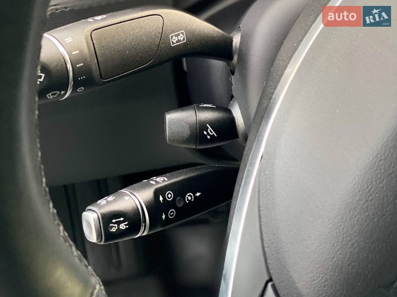 Ліфтбек Tesla Model S 2015 в Києві