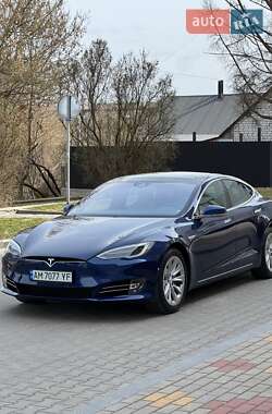 Ліфтбек Tesla Model S 2016 в Звягелі