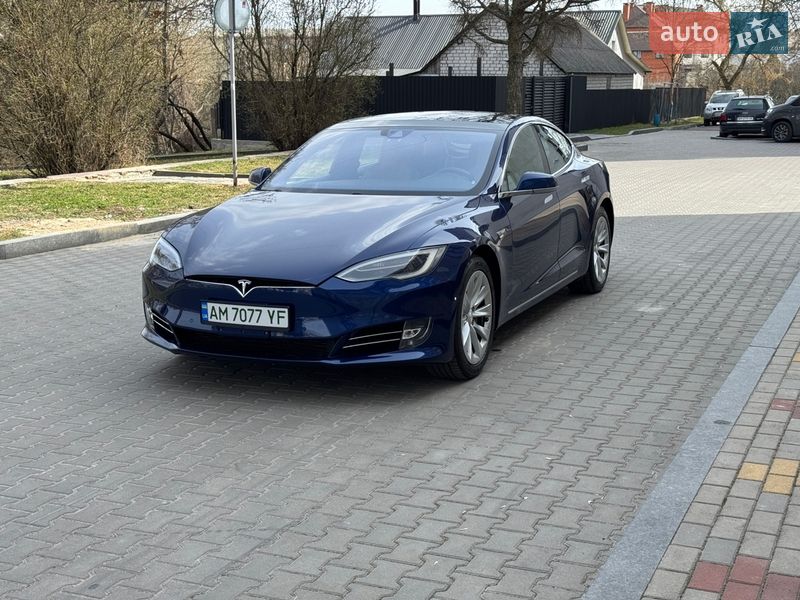 Ліфтбек Tesla Model S 2016 в Звягелі