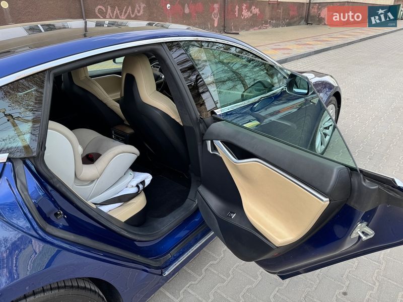 Ліфтбек Tesla Model S 2016 в Звягелі