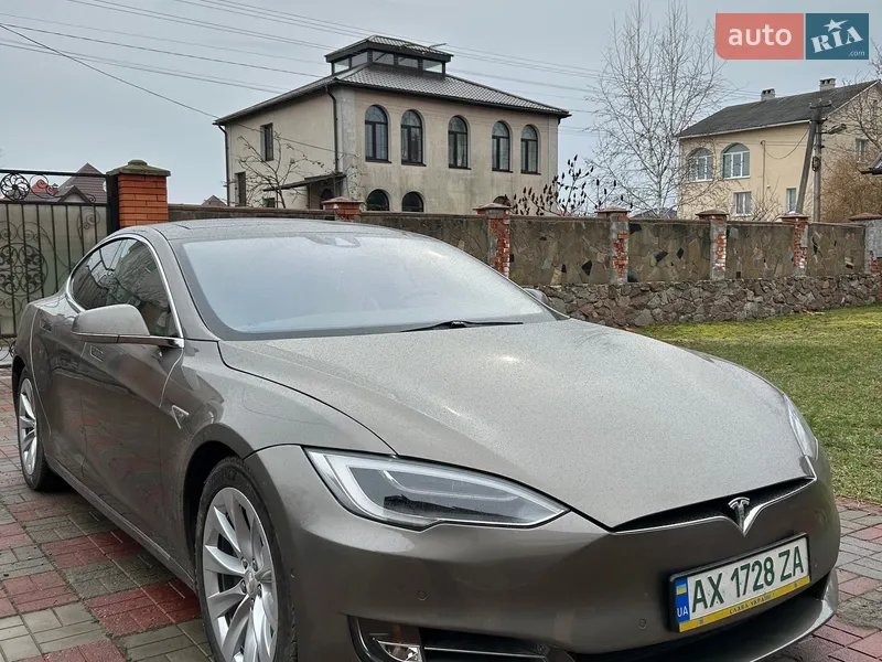 Tesla Model S 2016