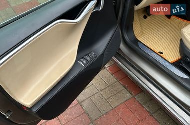 Лифтбек Tesla Model S 2016 в Киеве