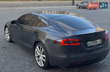 Лифтбек Tesla Model S 2017 в Днепре