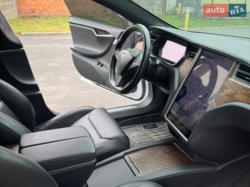 Ліфтбек Tesla Model S 2018 в Вінниці фото 10 Ліфтбек Tesla Model S 2018 в Вінниці