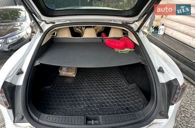 Ліфтбек Tesla Model S 2016 в Львові фото 11 Ліфтбек Tesla Model S 2016 в Львові