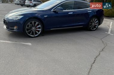 Лифтбек Tesla Model S 2015 в Александрие