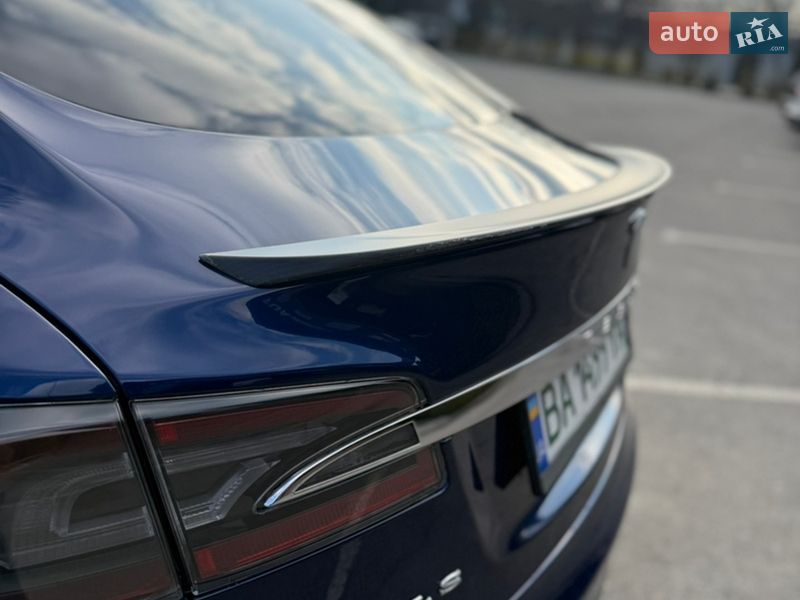 Лифтбек Tesla Model S 2015 в Александрие