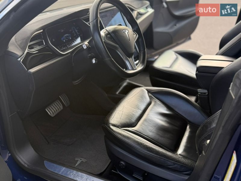 Лифтбек Tesla Model S 2015 в Александрие