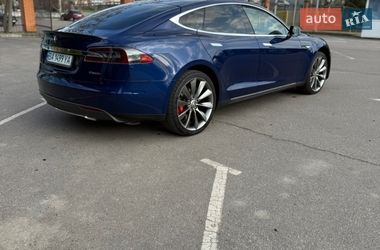 Лифтбек Tesla Model S 2015 в Александрие