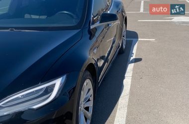 Ліфтбек Tesla Model S 2018 в Львові