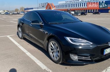 Ліфтбек Tesla Model S 2018 в Львові