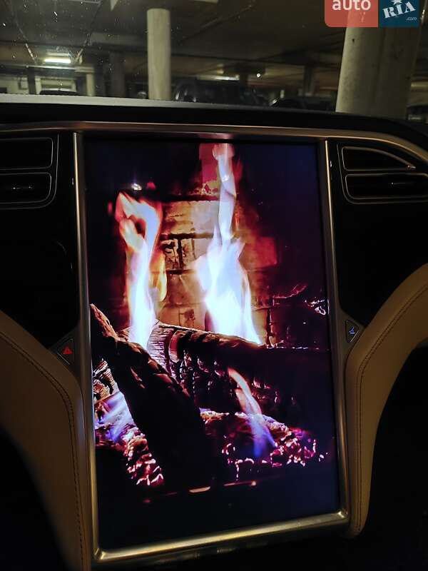 Лифтбек Tesla Model S 2015 в Львове фото 23 Лифтбек Tesla Model S 2015 в Львове