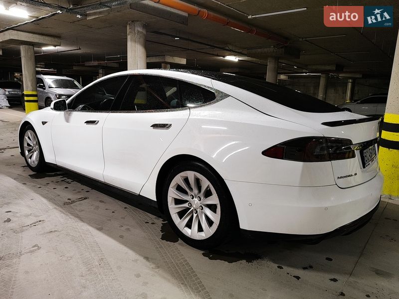 Лифтбек Tesla Model S 2015 в Львове фото 7 Лифтбек Tesla Model S 2015 в Львове
