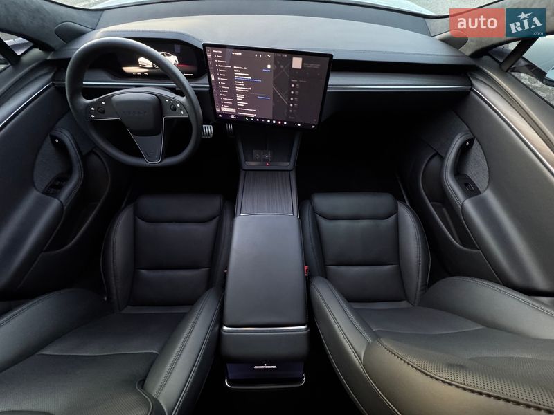 Лифтбек Tesla Model S 2023 в Киеве