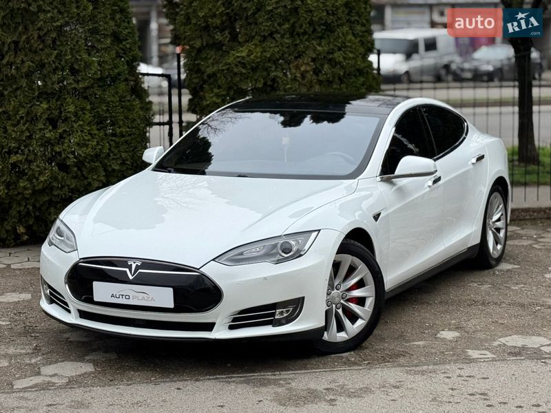 Лифтбек Tesla Model S 2015 в Одессе