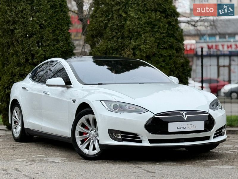 Лифтбек Tesla Model S 2015 в Одессе
