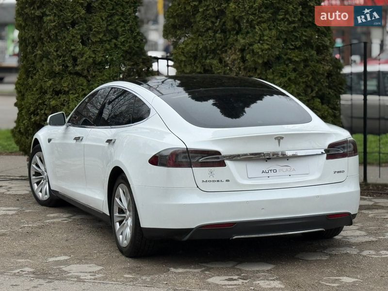 Лифтбек Tesla Model S 2015 в Одессе