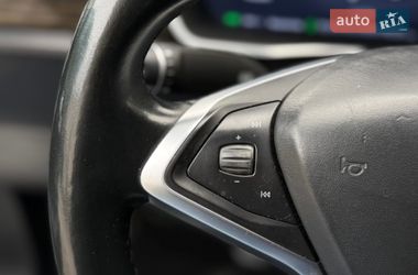 Лифтбек Tesla Model S 2015 в Одессе