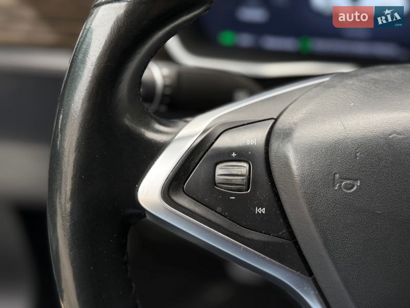 Лифтбек Tesla Model S 2015 в Одессе