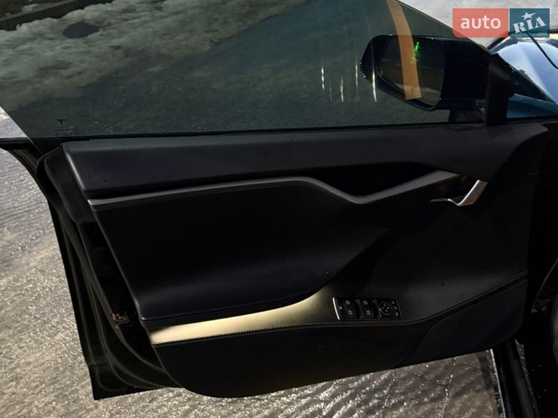 Лифтбек Tesla Model S 2020 в Львове