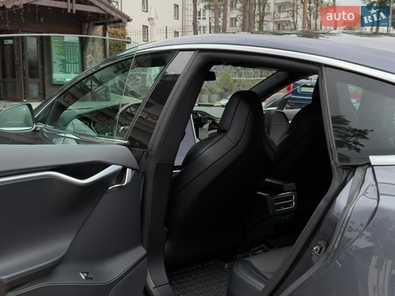 Ліфтбек Tesla Model S 2018 в Києві фото 18 Ліфтбек Tesla Model S 2018 в Києві