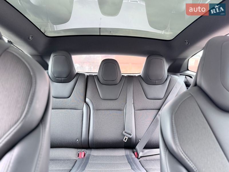 Ліфтбек Tesla Model S 2018 в Києві фото 20 Ліфтбек Tesla Model S 2018 в Києві