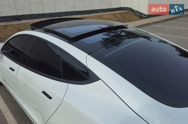Лифтбек Tesla Model S 2017 в Украинке