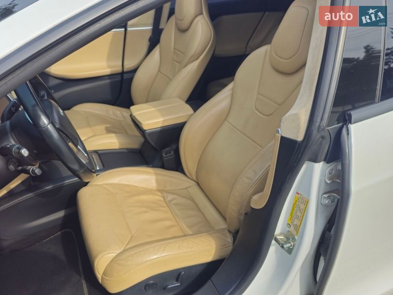 Лифтбек Tesla Model S 2017 в Украинке