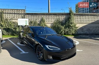 Ліфтбек Tesla Model S 2017 в Дніпрі