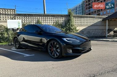 Лифтбек Tesla Model S 2017 в Днепре