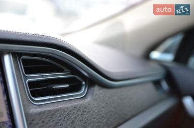 Ліфтбек Tesla Model S 2013 в Луцьку