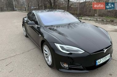 Лифтбек Tesla Model S 2017 в Запорожье