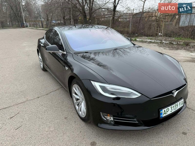 Лифтбек Tesla Model S 2017 в Запорожье фото 3 Лифтбек Tesla Model S 2017 в Запорожье
