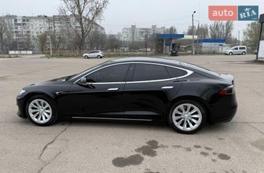 Лифтбек Tesla Model S 2017 в Запорожье