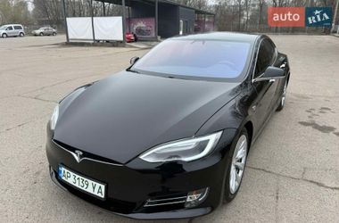 Лифтбек Tesla Model S 2017 в Запорожье