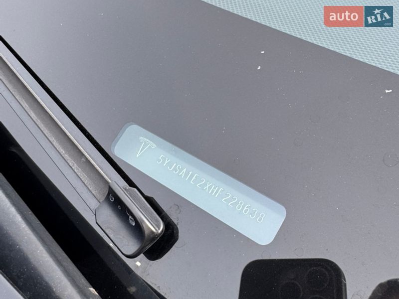 Лифтбек Tesla Model S 2017 в Киеве фото 37 Лифтбек Tesla Model S 2017 в Киеве