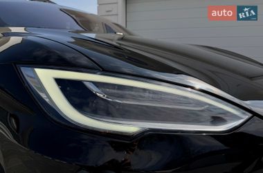 Лифтбек Tesla Model S 2017 в Ивано-Франковске