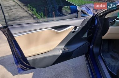 Ліфтбек Tesla Model S 2017 в Кропивницькому