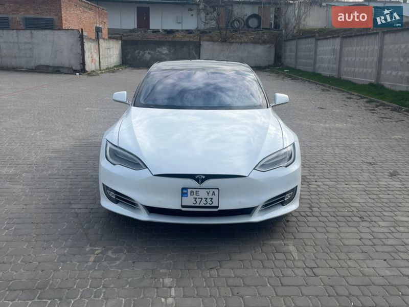 Лифтбек Tesla Model S 2019 в Первомайске