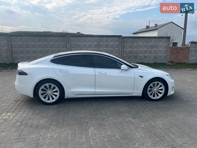 Лифтбек Tesla Model S 2019 в Первомайске