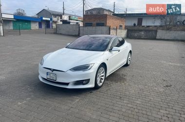 Лифтбек Tesla Model S 2019 в Первомайске