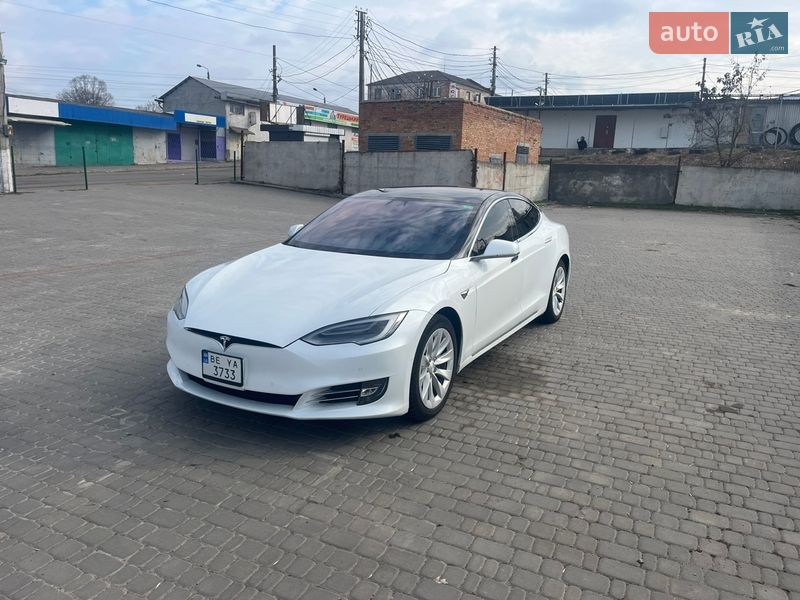 Лифтбек Tesla Model S 2019 в Первомайске